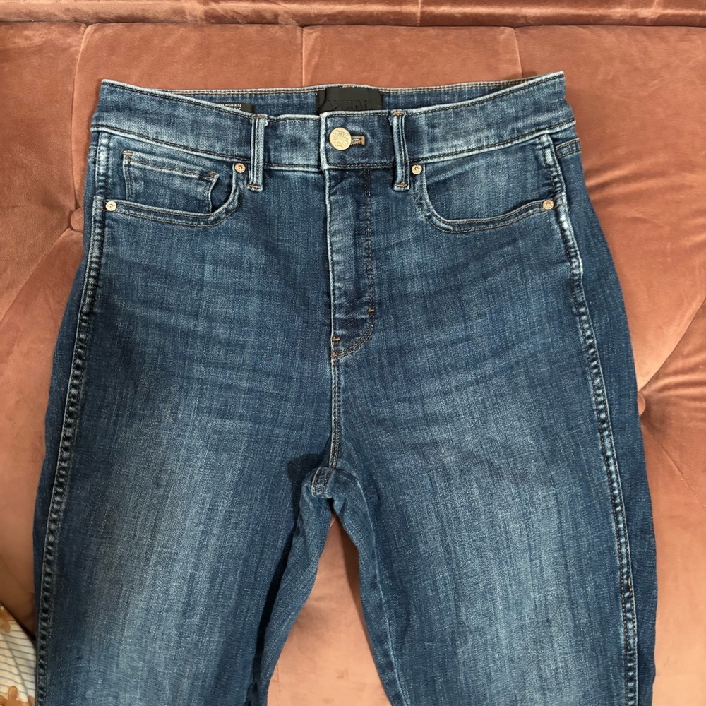 White House Black Market Dark Blue Skinny Jeans - Picture 5 of 10